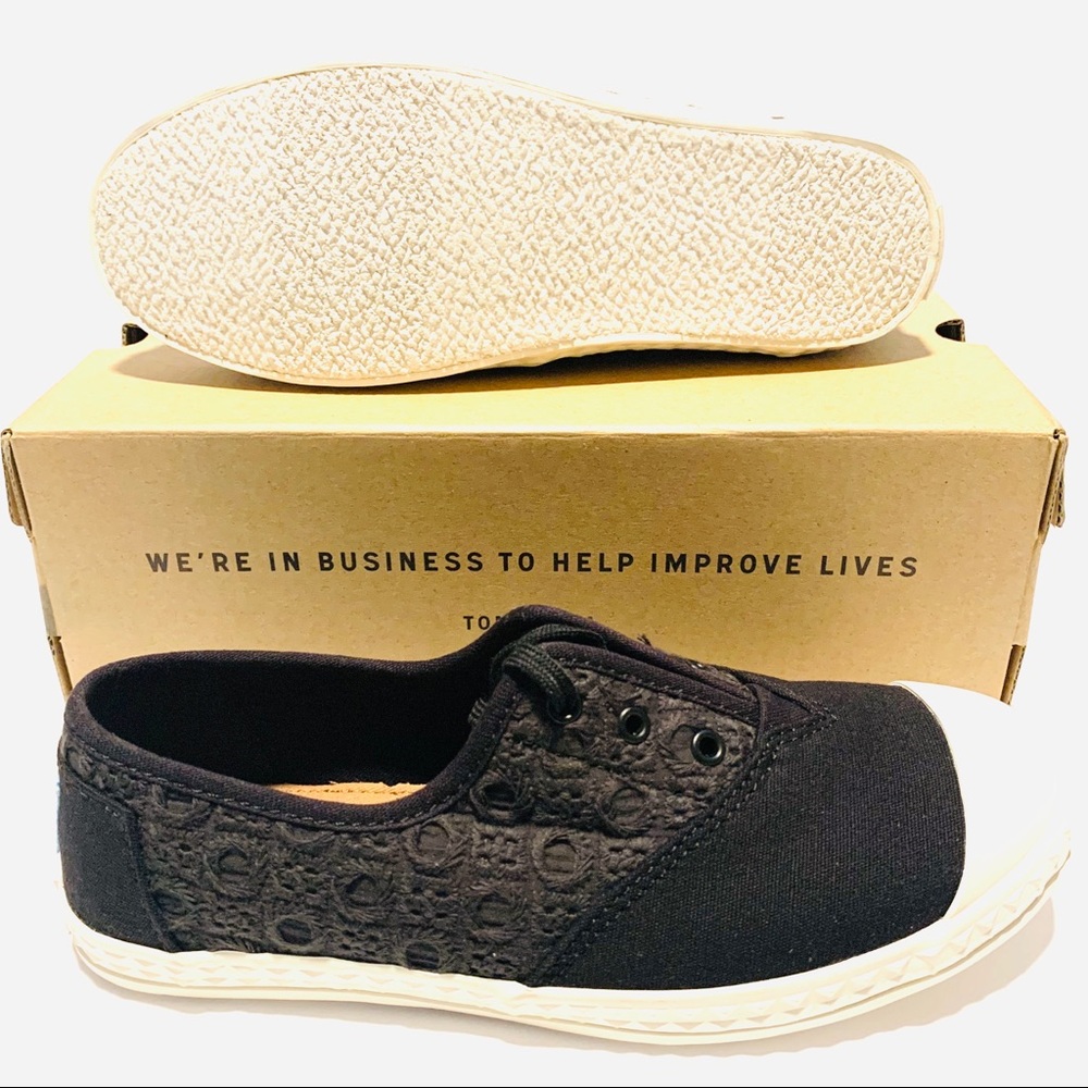 Toms Zuma Black Eyelet Size 3Y Youth Shoes
